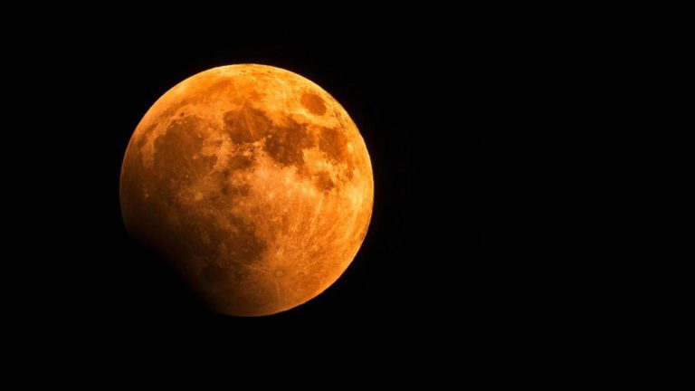 lune jaune orange